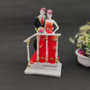 Decorative Romantic Cute Couple Polyresin Showpiece Figurine Valentine's Day Gift's for Girlfriend, Boyfriend, Husband & Wife, Multicolor