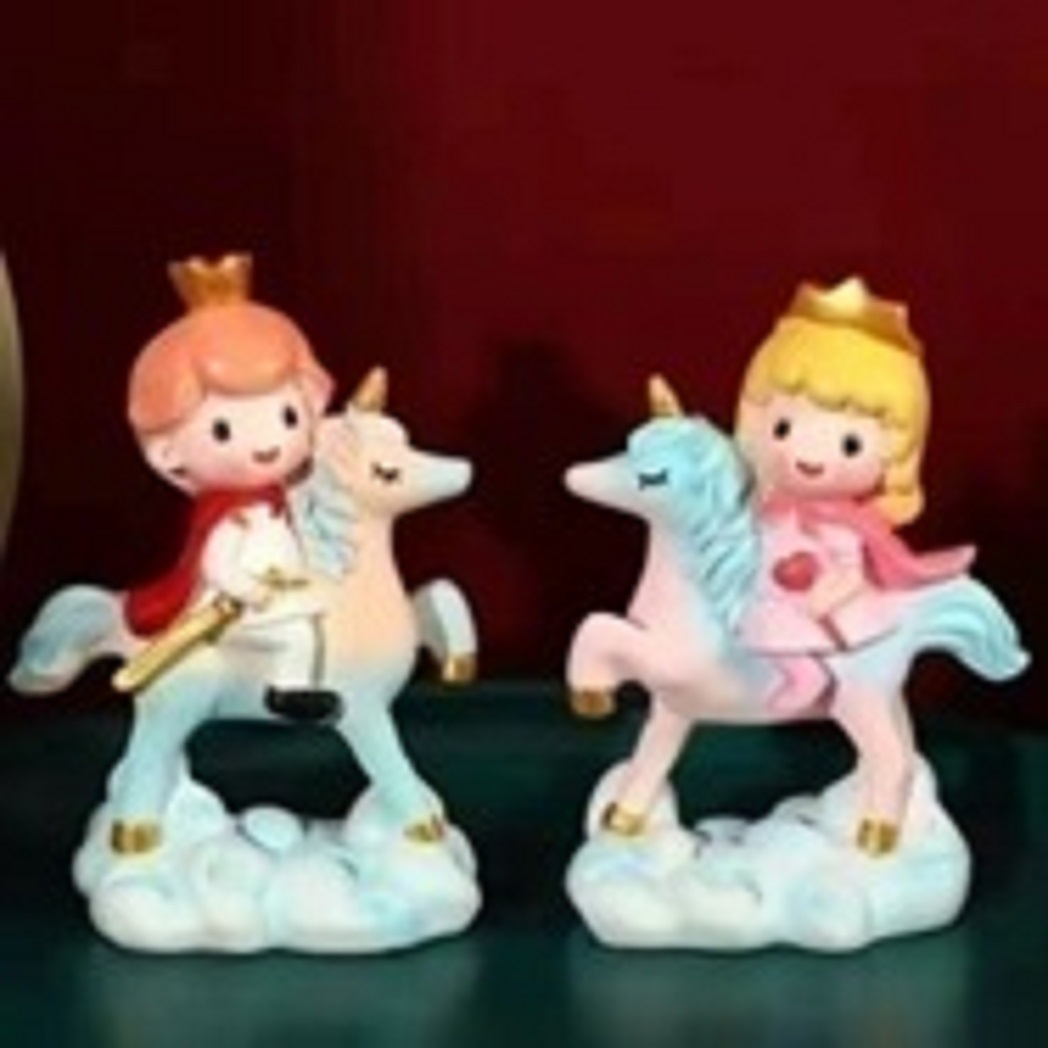 king queen riding on unicorn | Kids Birthday Gift