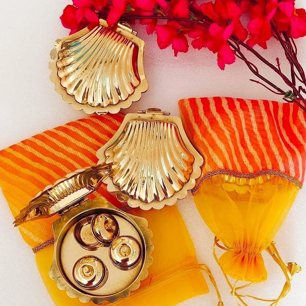 Brass Sindoor Dibbi in Shell Pattern Brass Sindoor Dibbi in Shell Pattern