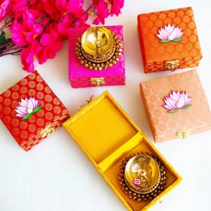 Gunguroo Brass Diya with A Gift Box Gunguroo Brass Diya with A Gift Box
